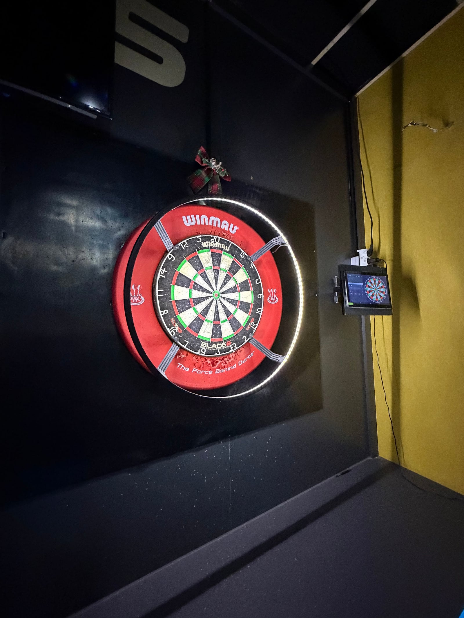Табло Winmau Blade 5 в осветения си пръстен